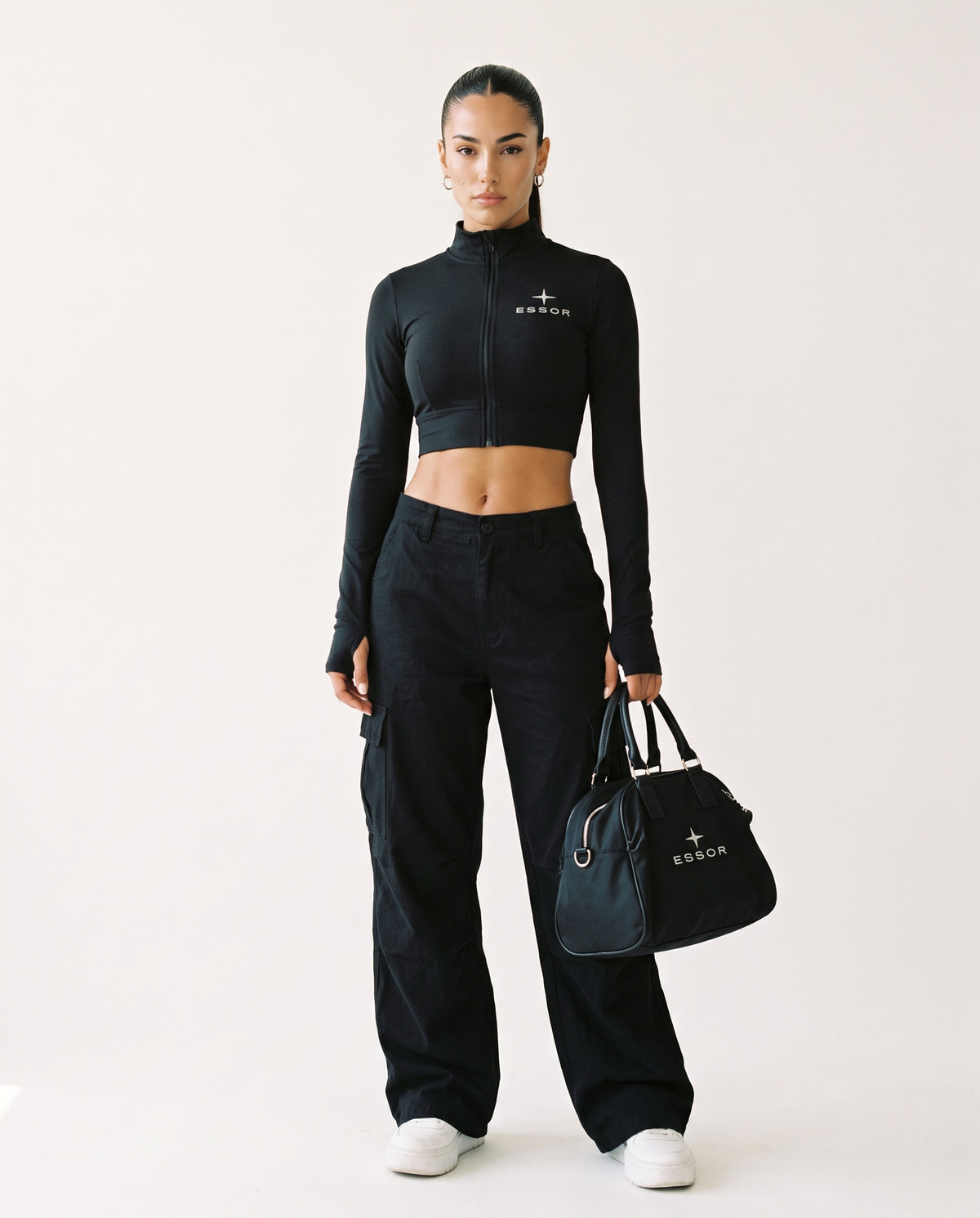Tasche ESSOR, Schwarz, Damen-Model