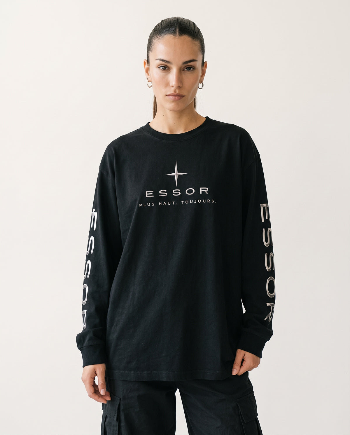 Langarmshirt «Globe», Schwarz, Damen-Model, von vorne