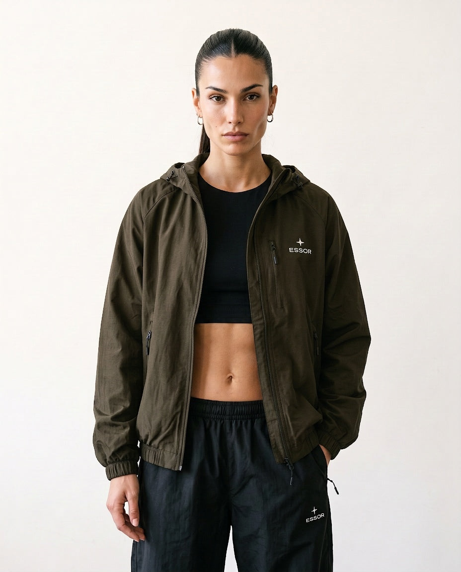 Trainingsjacke «Élan», Olivgrün, Damen-Model, von vorne