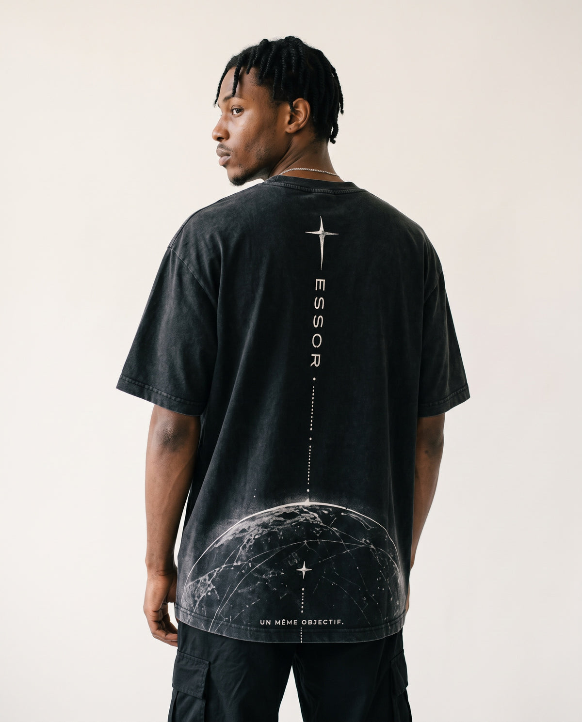 T-Shirt «Globe», Schwarz, Herren-Model, von hinten