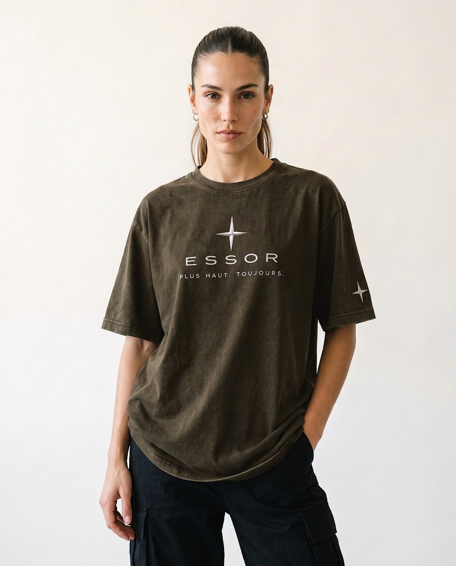 T-Shirt «Globe», Olivgrün, Damen-Model, von vorne