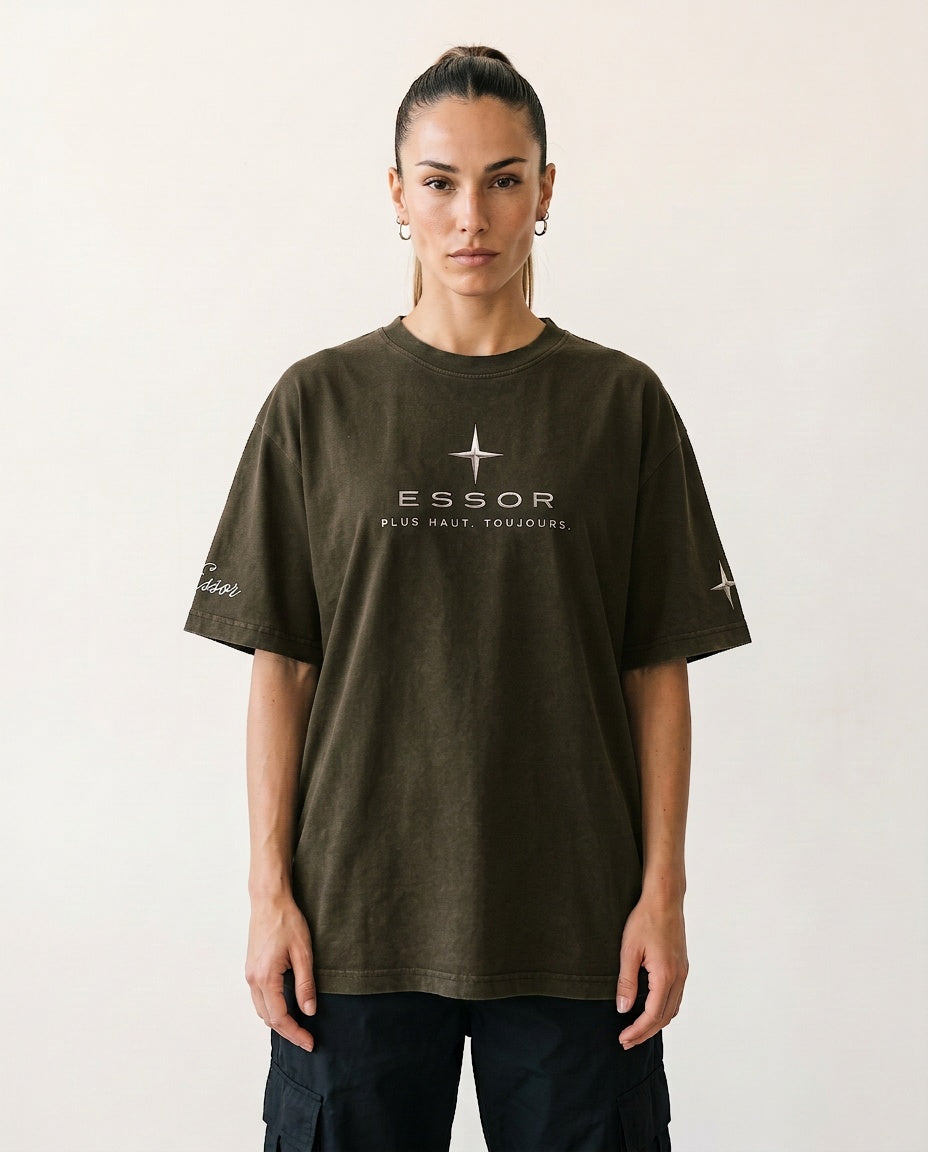 T-Shirt «Script», Olivgrün, Damen-Model, von vorne
