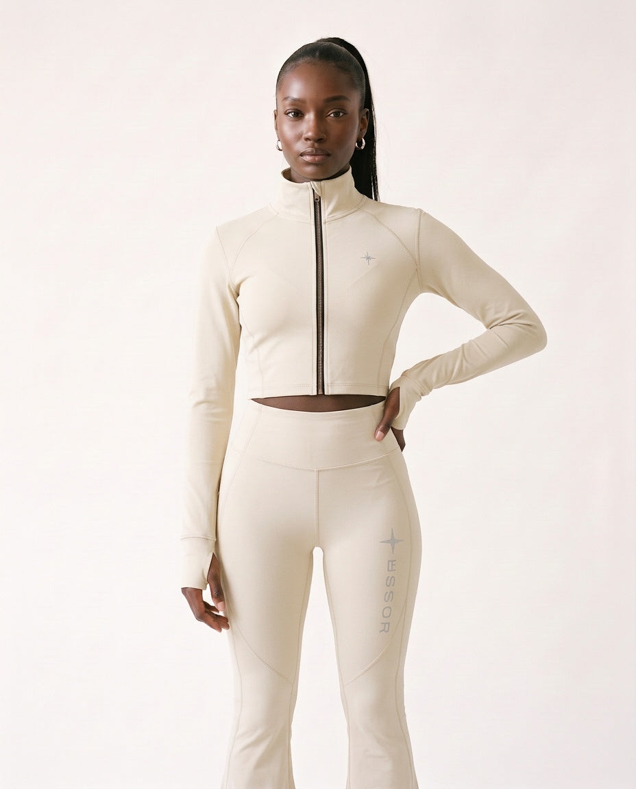 Leggings «Étoile», Naturweiss, Damen-Model, Outfit mit Stehkragen-Top «Élégance»