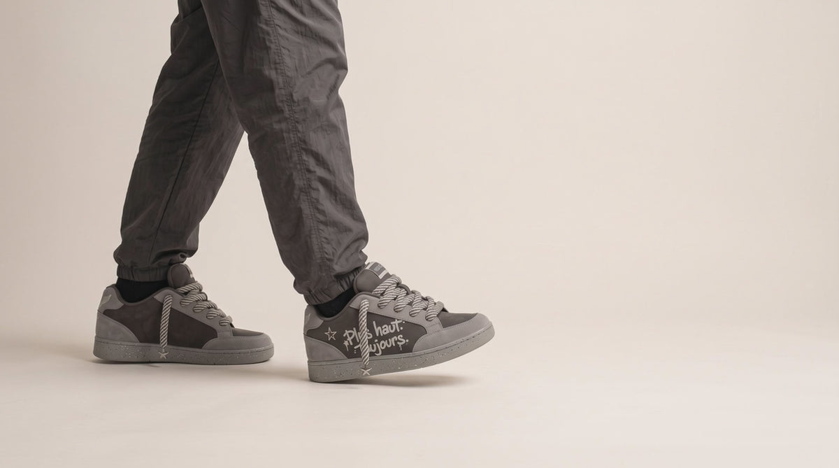 Sneaker «Béton», Dunkelgrau, Video am Fuss