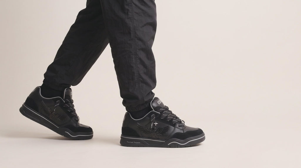 Sneaker «Nuit», Schwarz, Video am Fuss